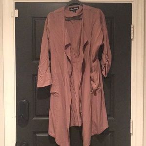 Linen trench with pockets